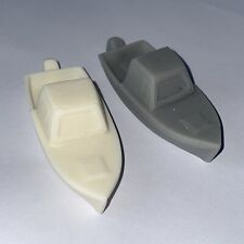 SMALL CABIN CRUISER WITH